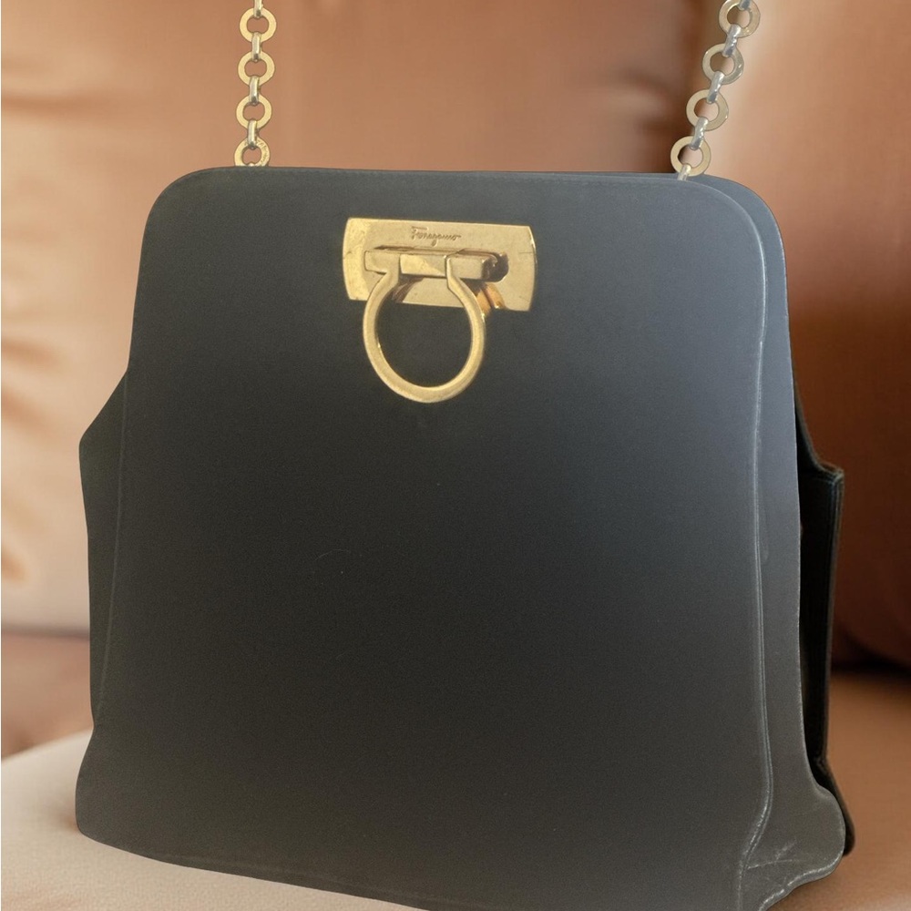 Vintage Ferragamo Gancini Shoulder - Crossbody Bag Gold Chain- Black -Gold Lock - Picture 4 of 15